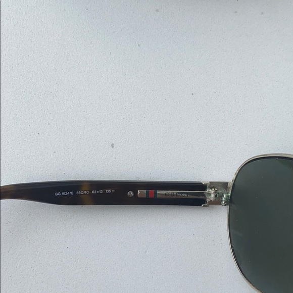 GUCCI sunglasses - Picture 2 of 5
